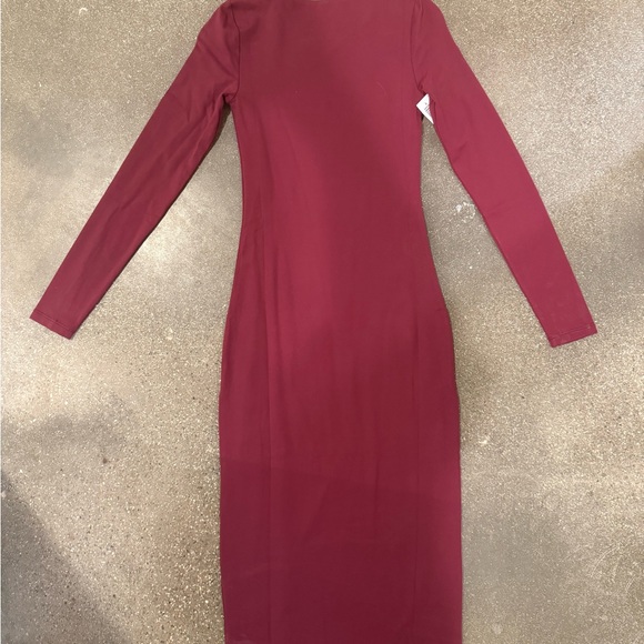 Aritzia Babaton Crew Neck Long Sleeve Dress - Picture 4 of 5
